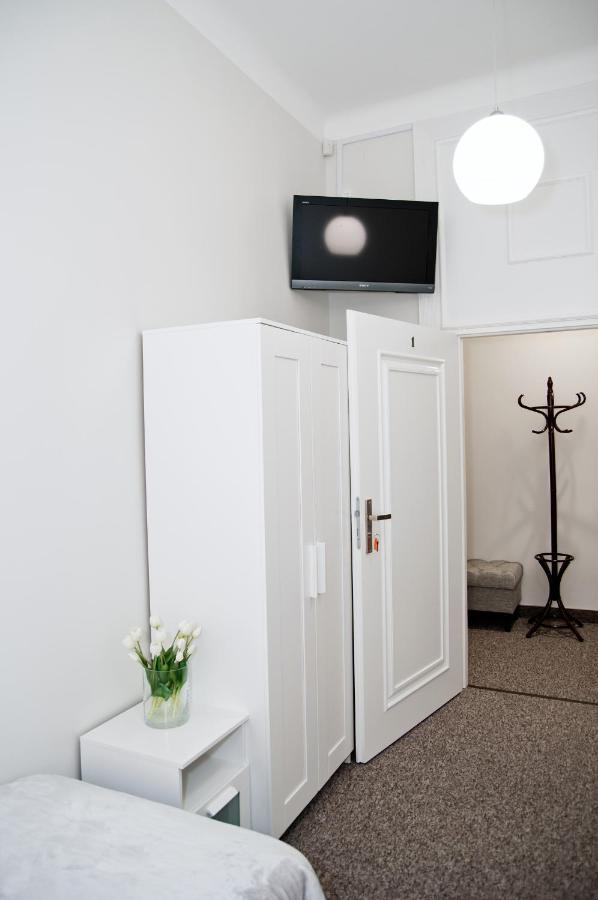 Rodmos Hostel Lublin Exterior photo