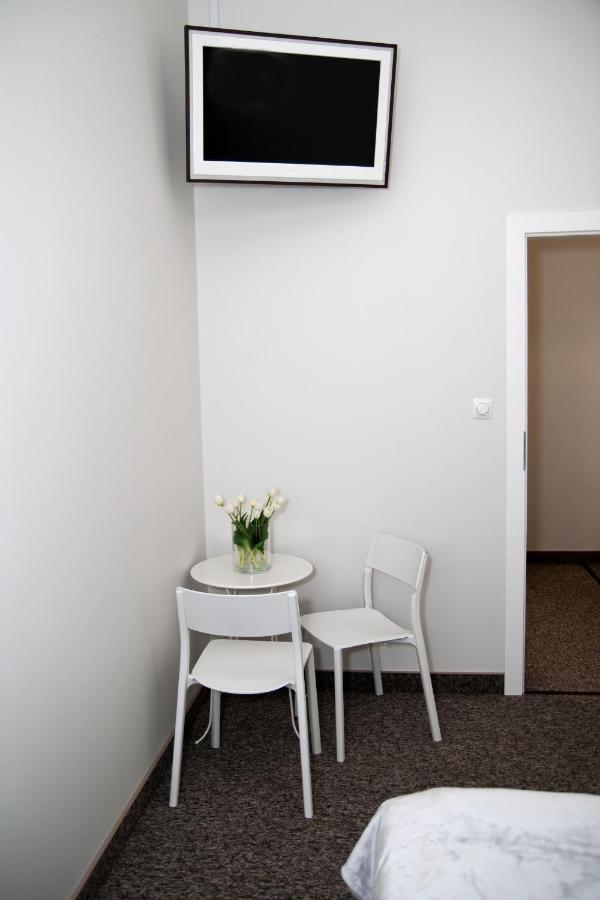 Rodmos Hostel Lublin Exterior photo